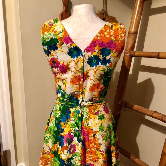 Vintage Floral Dress - Picture 3 of 6